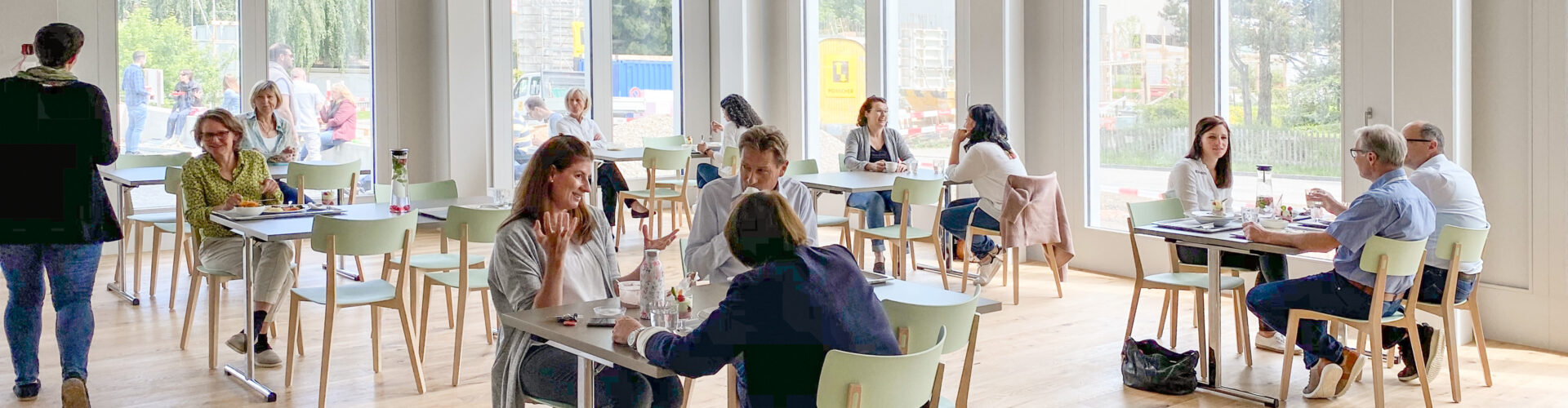 Einblick in das gut besuchte Mitarbeiterrestaurant viktors